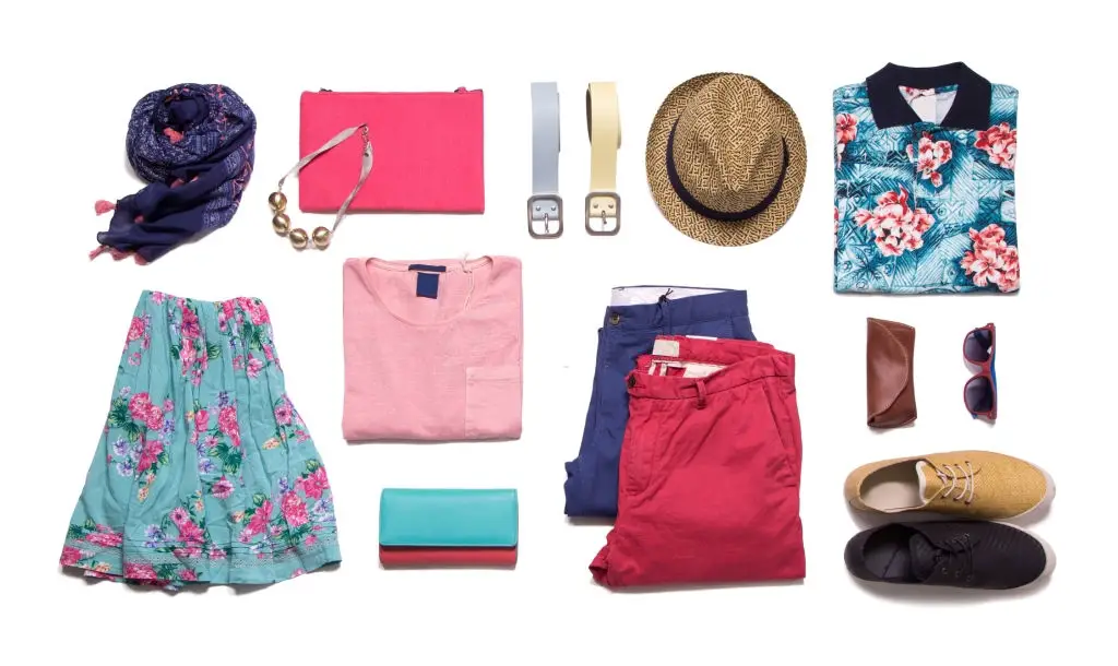 vêtements et accessoires de mode à vendre à l'école